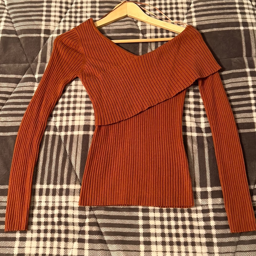 HP!! 🎉Off the shoulder ribbed knit top
